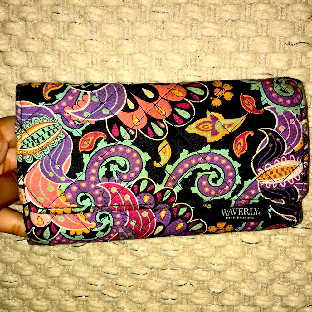 Nice wallet 💜🖤